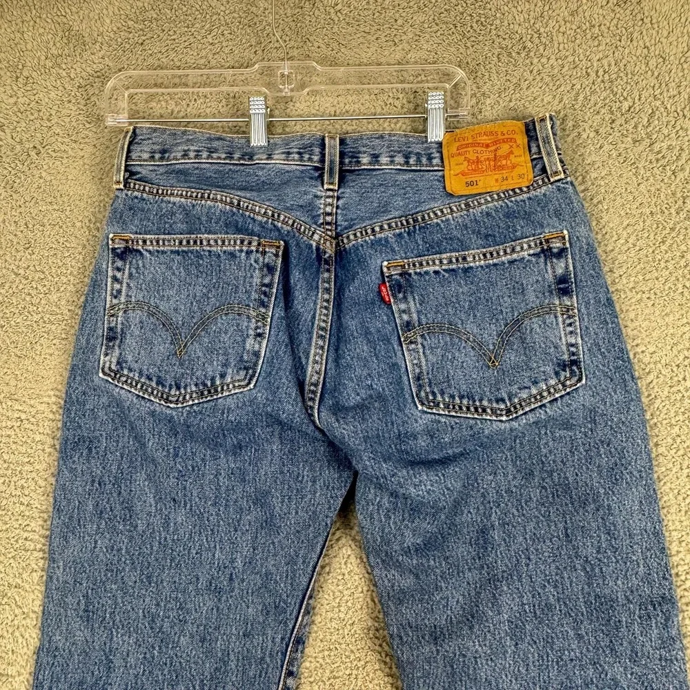 Levis 501 Jeans Mens 34 Blue Medium‎ Wash Straight Button Fly Denim Fits 34x29